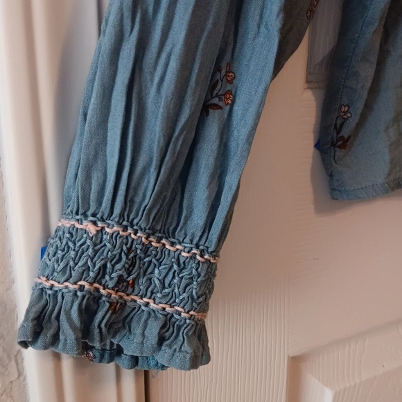 a.n.a Womens Chambray Peasant Button Front Blouse Shirt - Picture 5 of 9